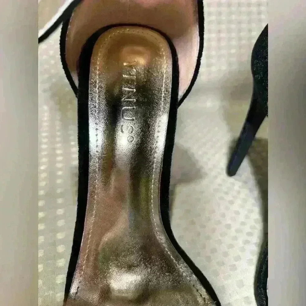 Venus high heels, Size 8 new without a box